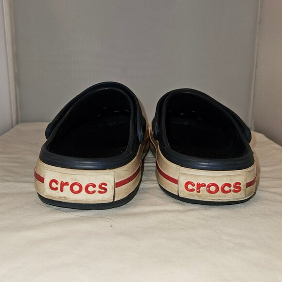 Crocs Crossband Navy Clogs With Charms ~ Men's 5 ~ Women's 7 ~ EUC - Picture 4 of 6